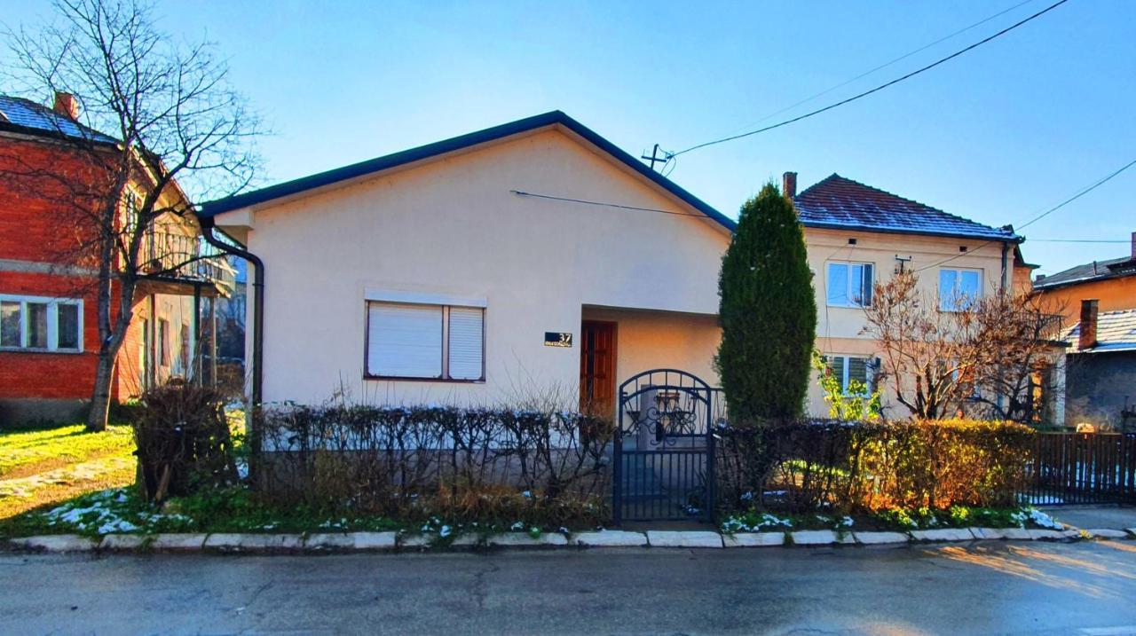 Вилла Kuca Veneto & Free Parking Сокобаня Экстерьер фото